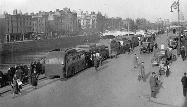 Aston Quay 1942 – Historic Dublin River Liffey Photo, Dublin, Ireland